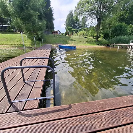 Dom Nad Jeziorem Narie Holiday home